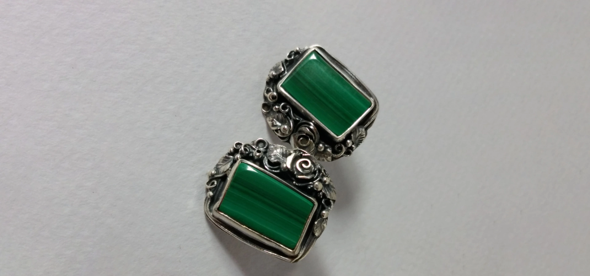 zielone pierścionki